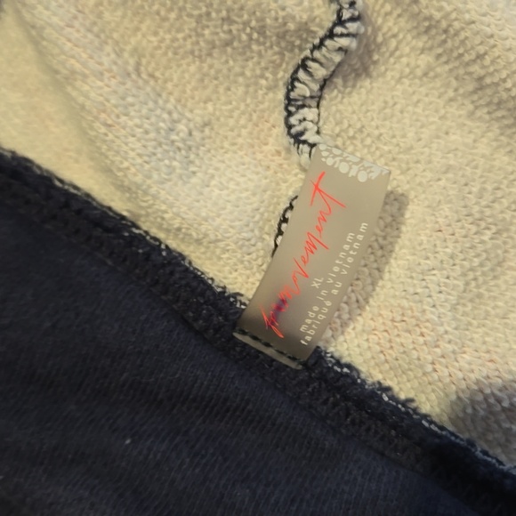 FREE PEOPLE MOVEMENT...HAREM BOHO CROP SWEATS... #6664 - Picture 7 of 7